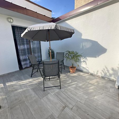 Three Palms Guest House Tbilisi Exterior foto